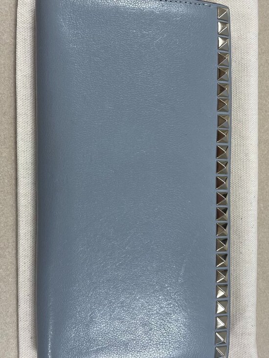 Valentino Garavani Rockstud Leather Continental Zippy Wallet - Grey - Preowned - Picture 3 of 12